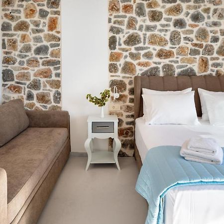 Molos Apartments Loutro Exterior photo
